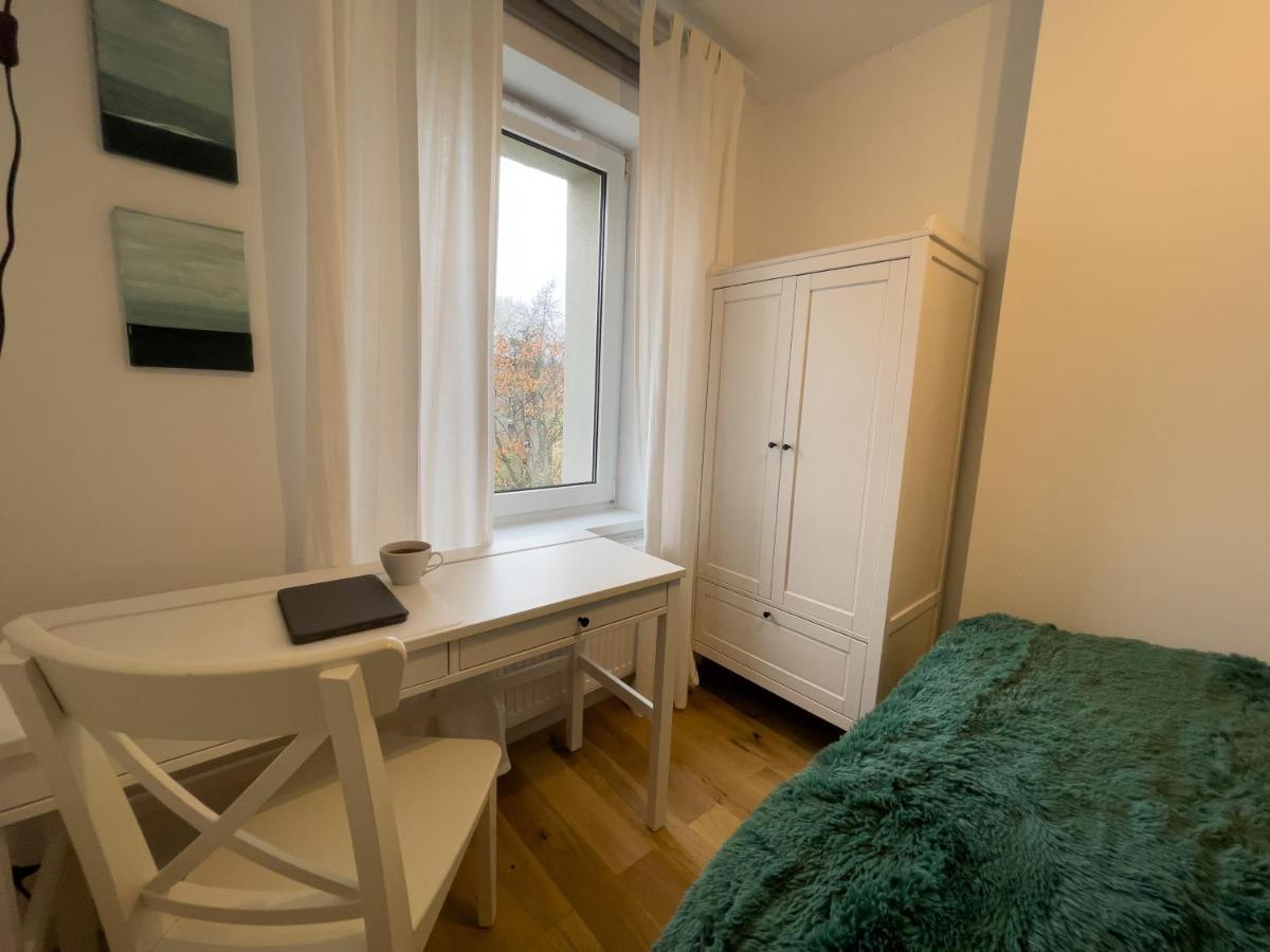 Urban Apartments Cosy No 4, Free Private Parking, Self Check-In Chorzów Kültér fotó