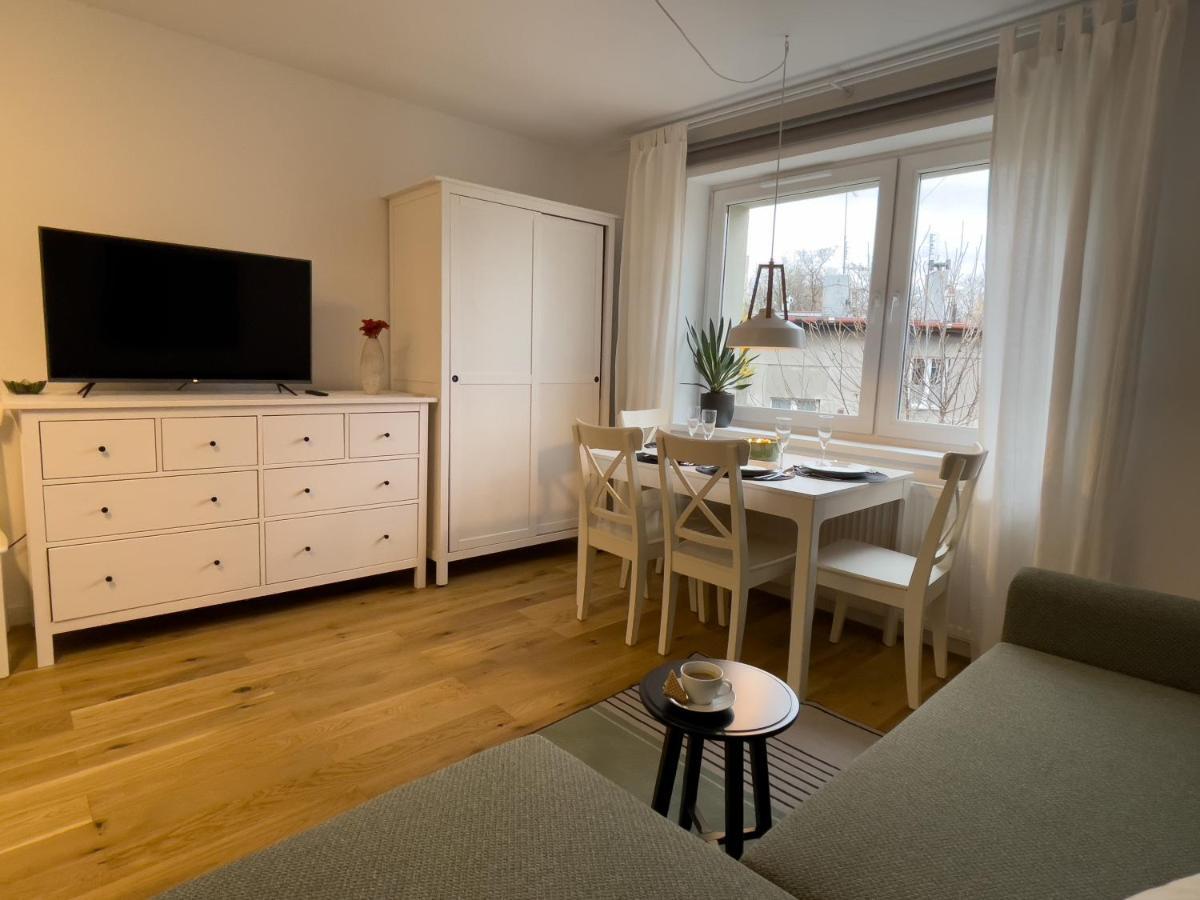 Urban Apartments Cosy No 4, Free Private Parking, Self Check-In Chorzów Kültér fotó